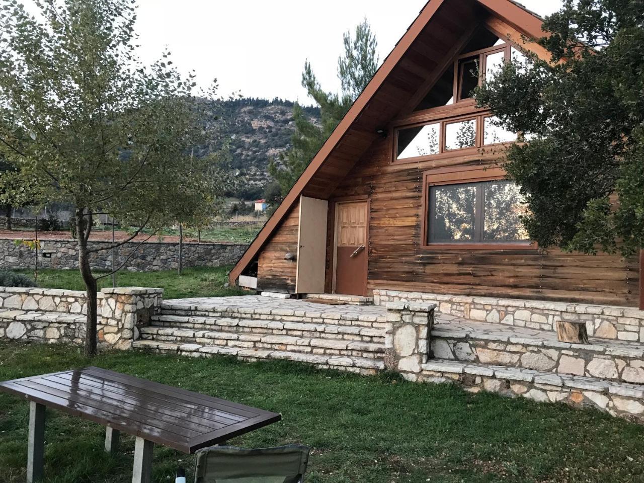 Chalet In The Forest Kalavryta Exterior foto